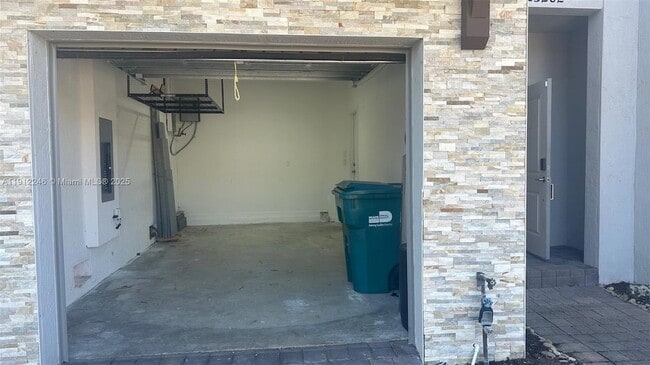 Building Photo - 25282 SW 108th Ave