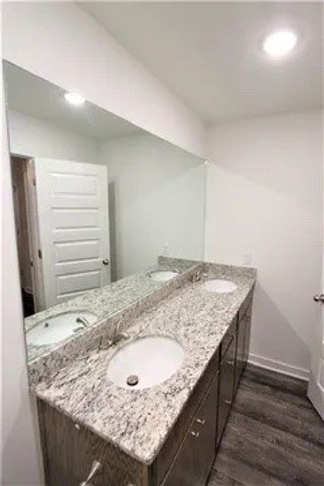 Building Photo - 637 Hidden Springs Dr