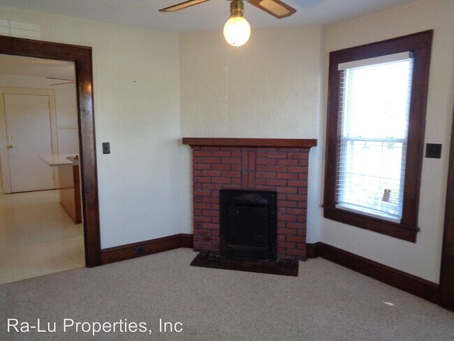 Building Photo - 3 br, 1 bath House - 2881 Hwy 66 South