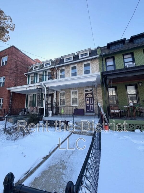 Building Photo - 814 Longfellow St NW