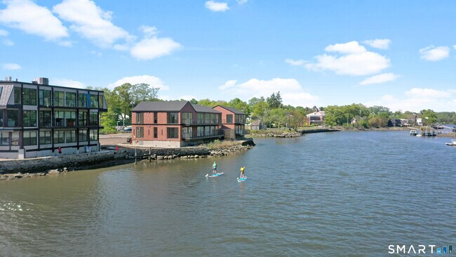 Building Photo - 251 Riverside Ave
