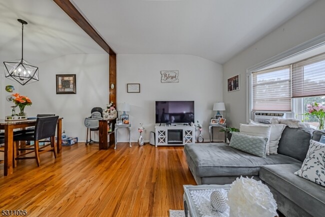 Building Photo - 50 Highview Terrace