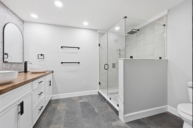 Building Photo - 8753 Como Lake Dr