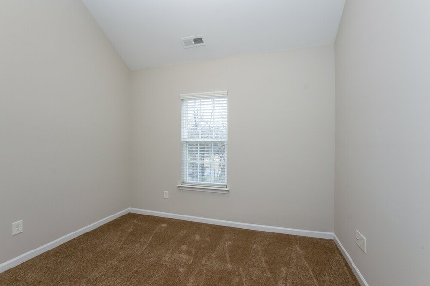 Building Photo - 1558 Kindred Cir NW