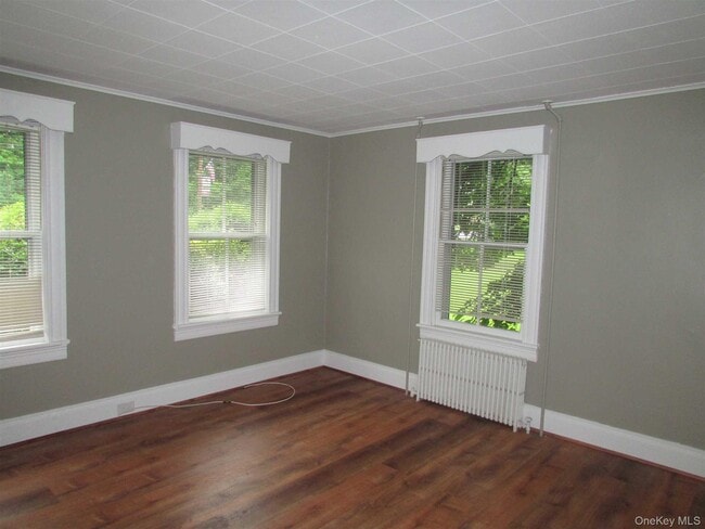 Building Photo - 361 NY-376