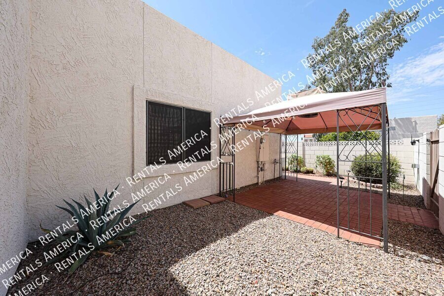 Building Photo - 2548 W Canyon Crest Cir