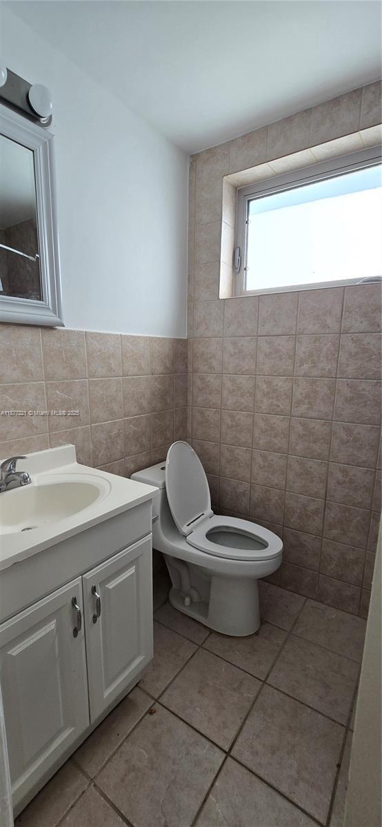 Building Photo - 3915 Ponce De Leon Blvd