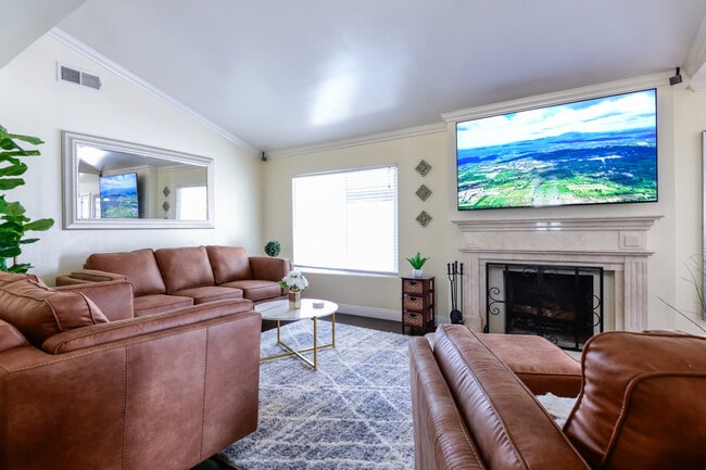 Building Photo - 901 Carlson Dr