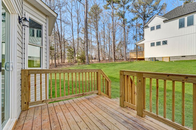 Building Photo - Stunning 4 Bedroom Home in Laurens
