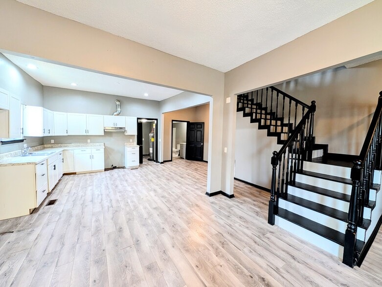 Primary Photo - 1711 Stratford St