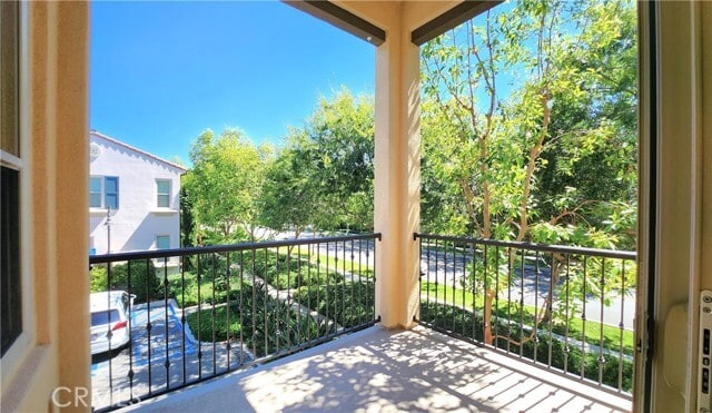 Building Photo - 22 Ovation