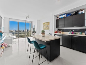 Building Photo - 90 SW 3rd St