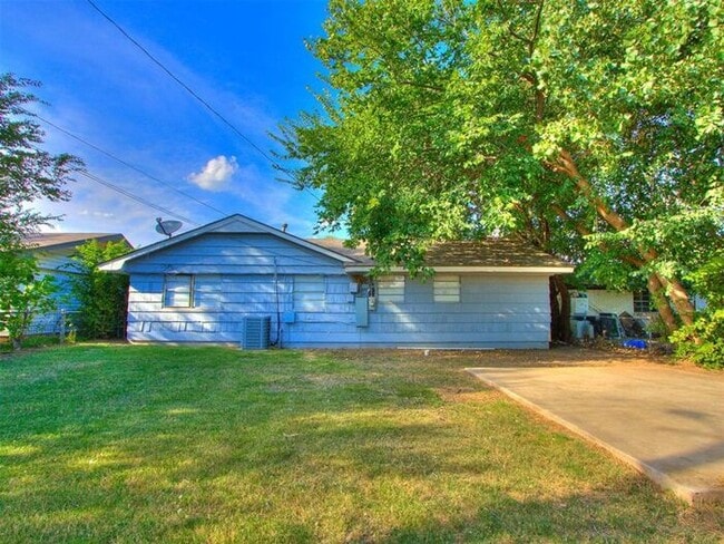 Building Photo - 3020 SW 65th Pl