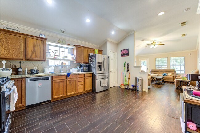 Building Photo - 9642 Sugarblossom Ln