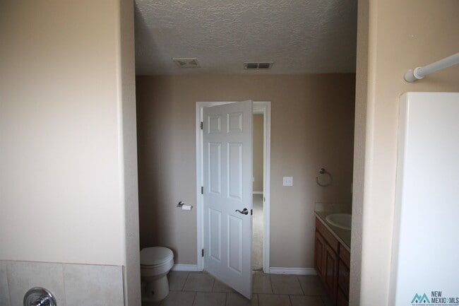 Building Photo - 708A Bison Rd