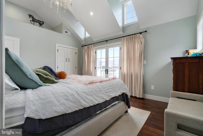 Building Photo - 3741 River Rd