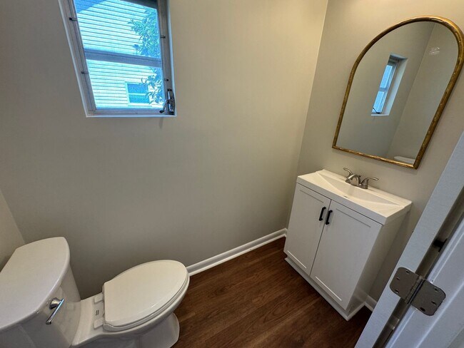 Building Photo - Renovated 3/2.5 House with bonus room in South Rome- $1,795