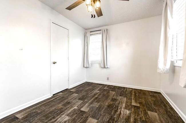 Building Photo - 3909 Aloda St