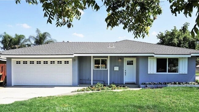 Building Photo - 4959 Camarillo Ln