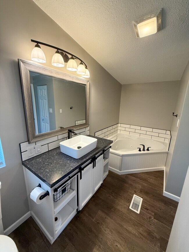 Building Photo - 5693 US-40