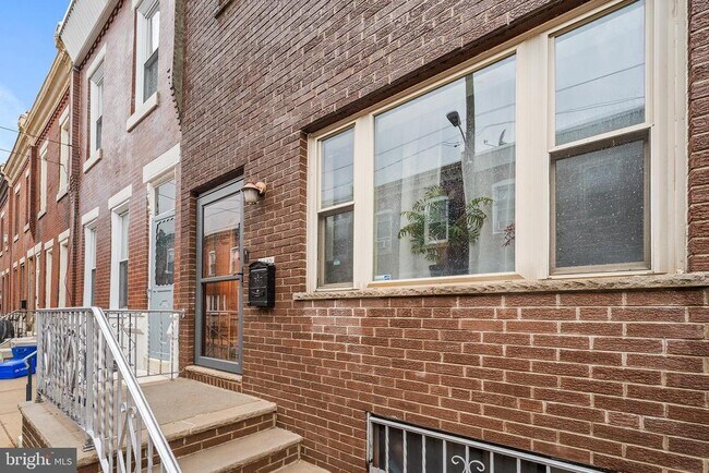 Building Photo - 2336 S Carlisle St