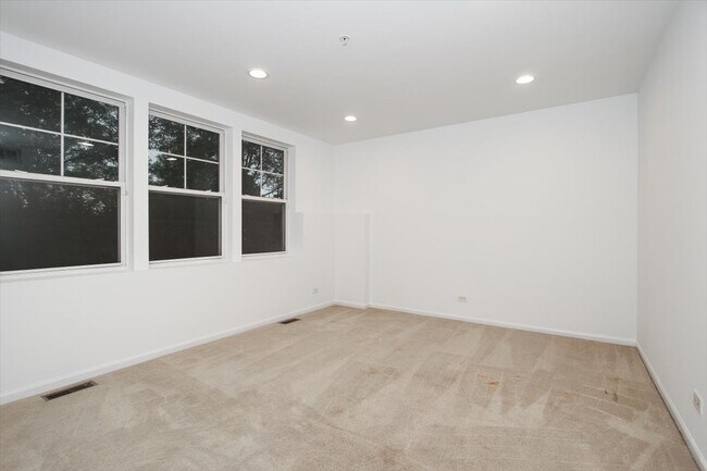 Building Photo - 1245 Tuscany Dr