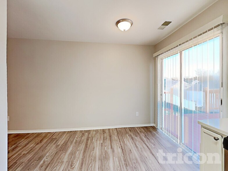 Building Photo - 1528 April Knoll Ct