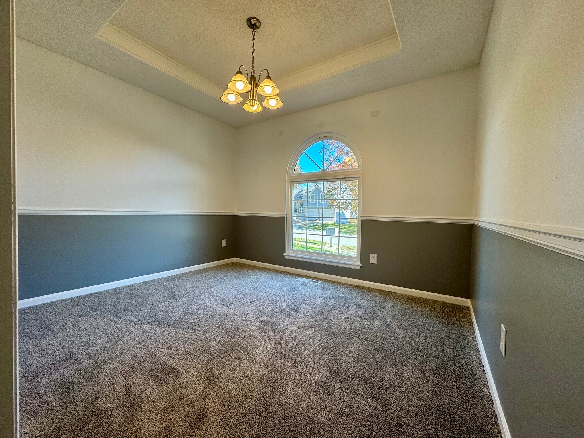Building Photo - 1412 SW Highland Dr