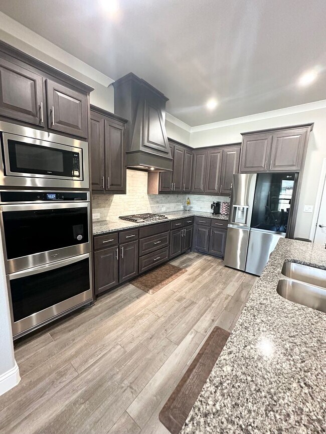 Building Photo - 3 Bed 2 Bath Ready to Rent ASAP!
