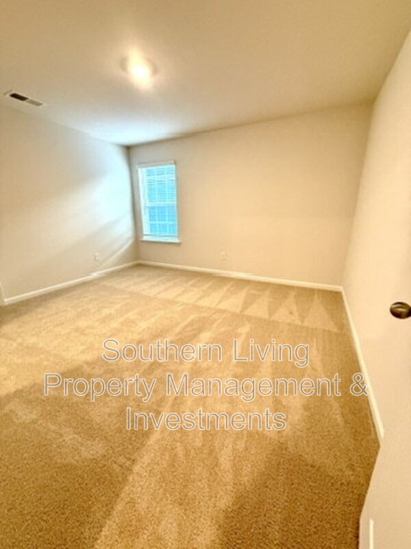 Building Photo - 1413 Secrest Cmns Dr