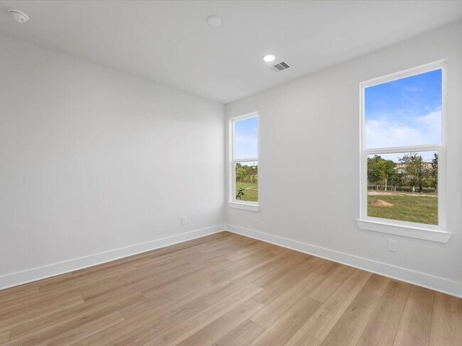 Building Photo - 5317 Teodoro Ln
