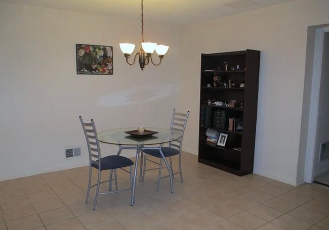 Building Photo - 29 Walnut St