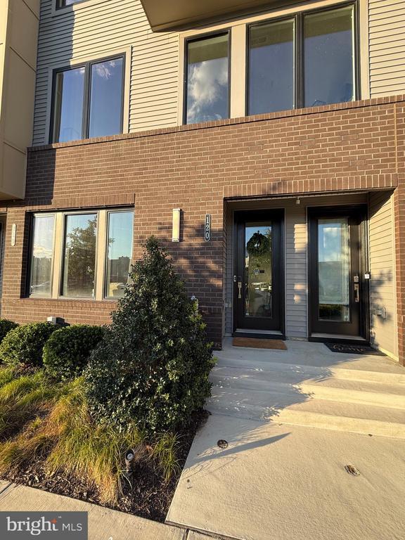Building Photo - 3100 Schirra Ln