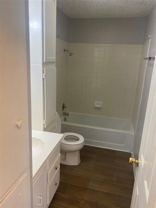 Building Photo - 7920 Falcon Ridge Dr