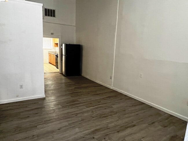 Building Photo - 2869 38th Ave