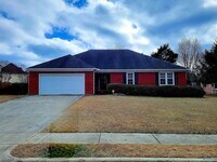 Building Photo - 122 Pebblebrook Cir