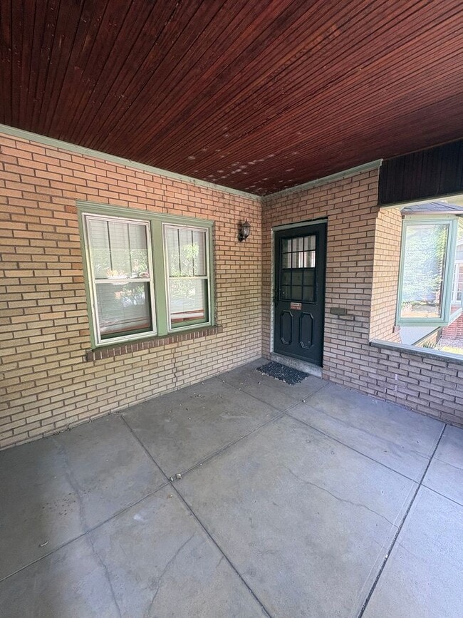 Building Photo - Charming 3BR Home Just Blocks from Washington Park with Garage & Storage