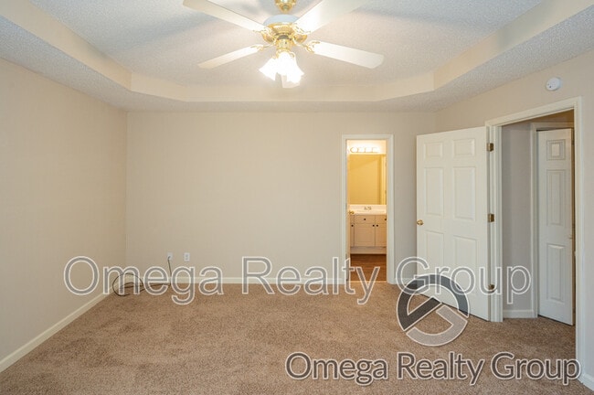 Building Photo - 1934 Live Oak Trce