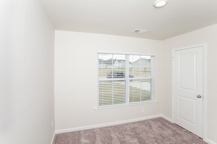 Building Photo - 308 Crooked Pne Ct