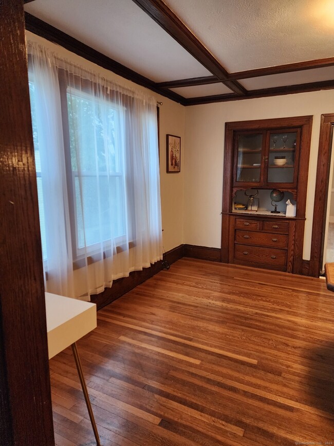 Building Photo - 458 Hillside Ave
