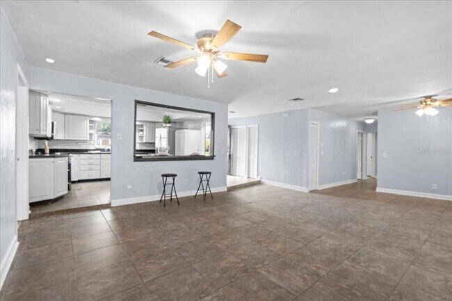 Building Photo - 903 Tomahawk Trail