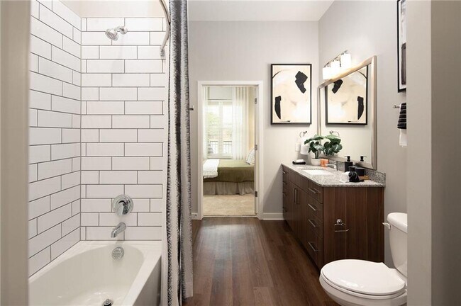 Building Photo - 501 W Waugh St