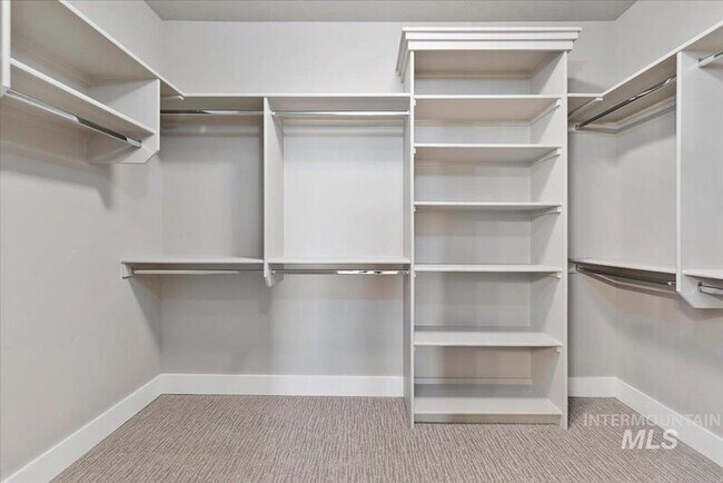 Building Photo - 4880 S Colusa Ave