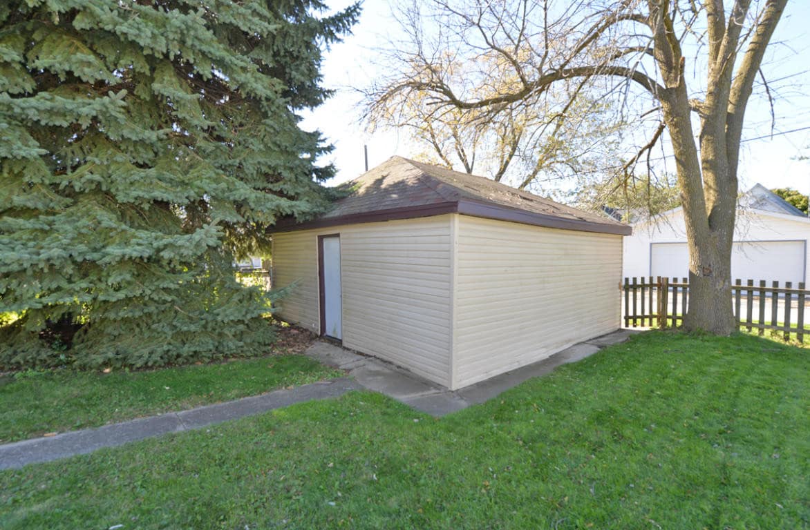 Garage - 1106 David St