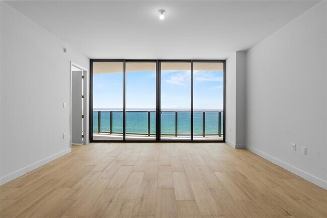 Building Photo - 900 N Ocean Blvd