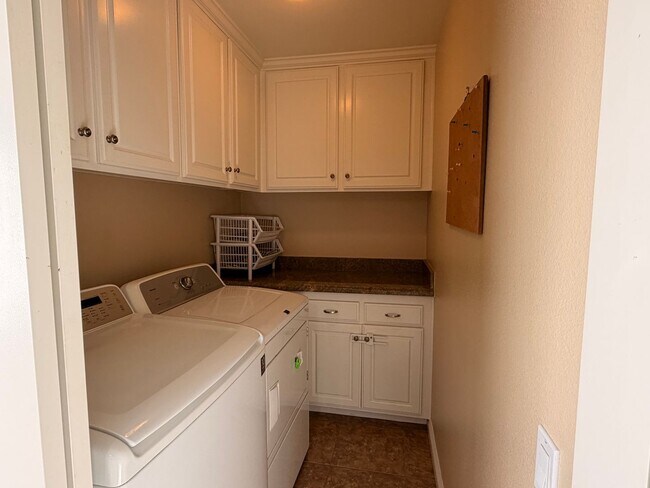 Building Photo - Fully furnished (short term) home in Camarillo's Premier Senior Community - Leisure Village