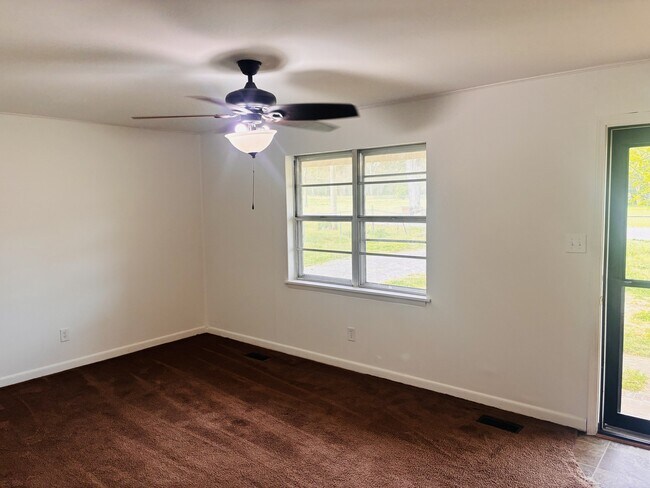 Building Photo - 168 Drum Cir