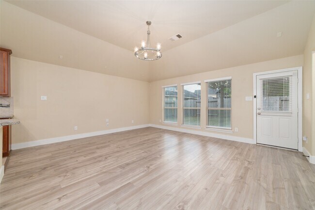 Building Photo - 15615 Whispering Green Dr