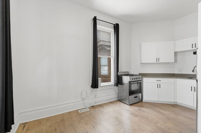 Interior Photo - Council Crest Apartments