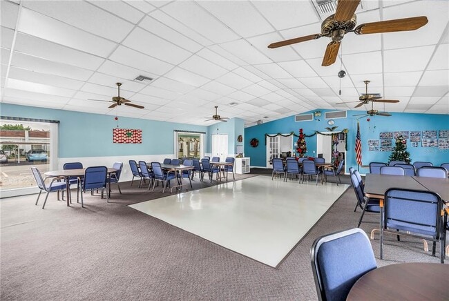 Building Photo - 9224 Mission Oaks Blvd